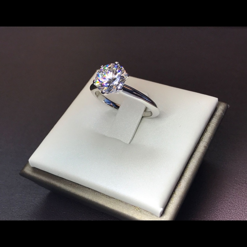 2.04ct Brilliant Round Platinum Diamond Solitaire